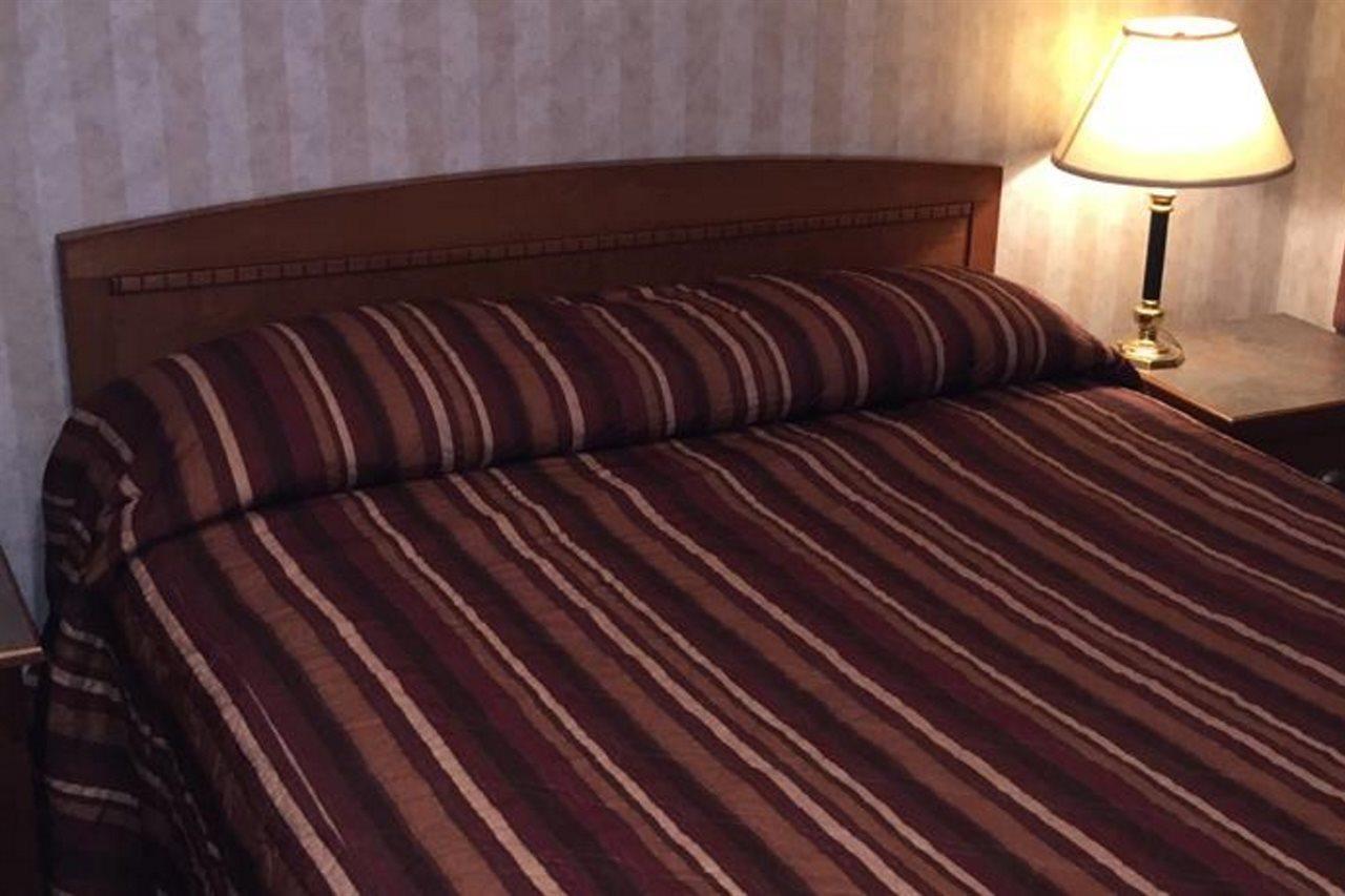 Canadas Best Value Inn Chinook Station YYC Exteriér fotografie