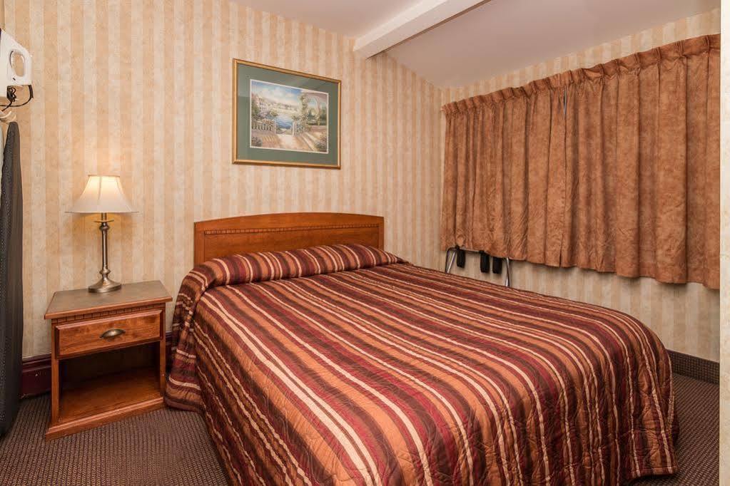 Canadas Best Value Inn Chinook Station YYC Exteriér fotografie