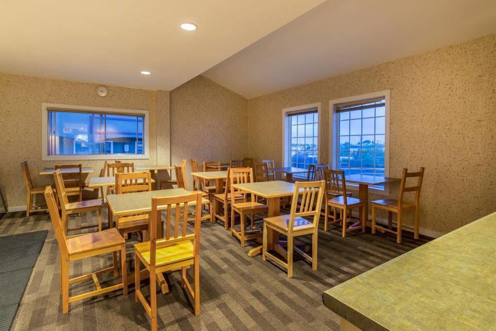 Canadas Best Value Inn Chinook Station YYC Exteriér fotografie